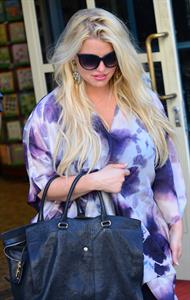 Jessica Simpson leaves Mickey Fine Pharmacy after a Dr's visit in Beverly Hills 
