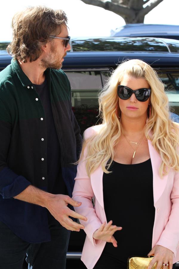 Jessica Simpson at The Ivy in Beverly Hills 2/14/13 