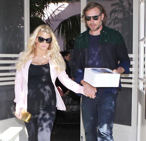 Jessica Simpson Pictures Jessica Simpson at The Ivy in Beverly Hills 2/14/13