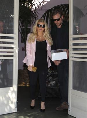 Jessica Simpson at The Ivy in Beverly Hills 2/14/13 