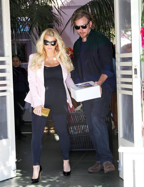 Jessica Simpson Pictures Jessica Simpson at The Ivy in Beverly Hills 2/14/13