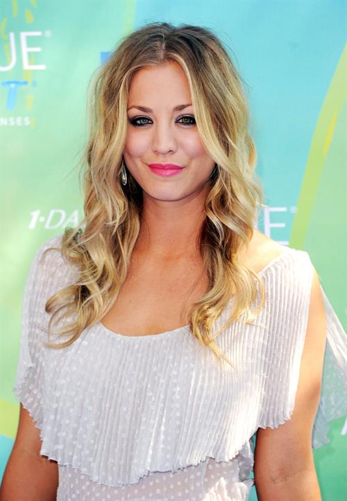 Kaley Cuoco 2011 at the Teen Choice Awards on August 7, 2011