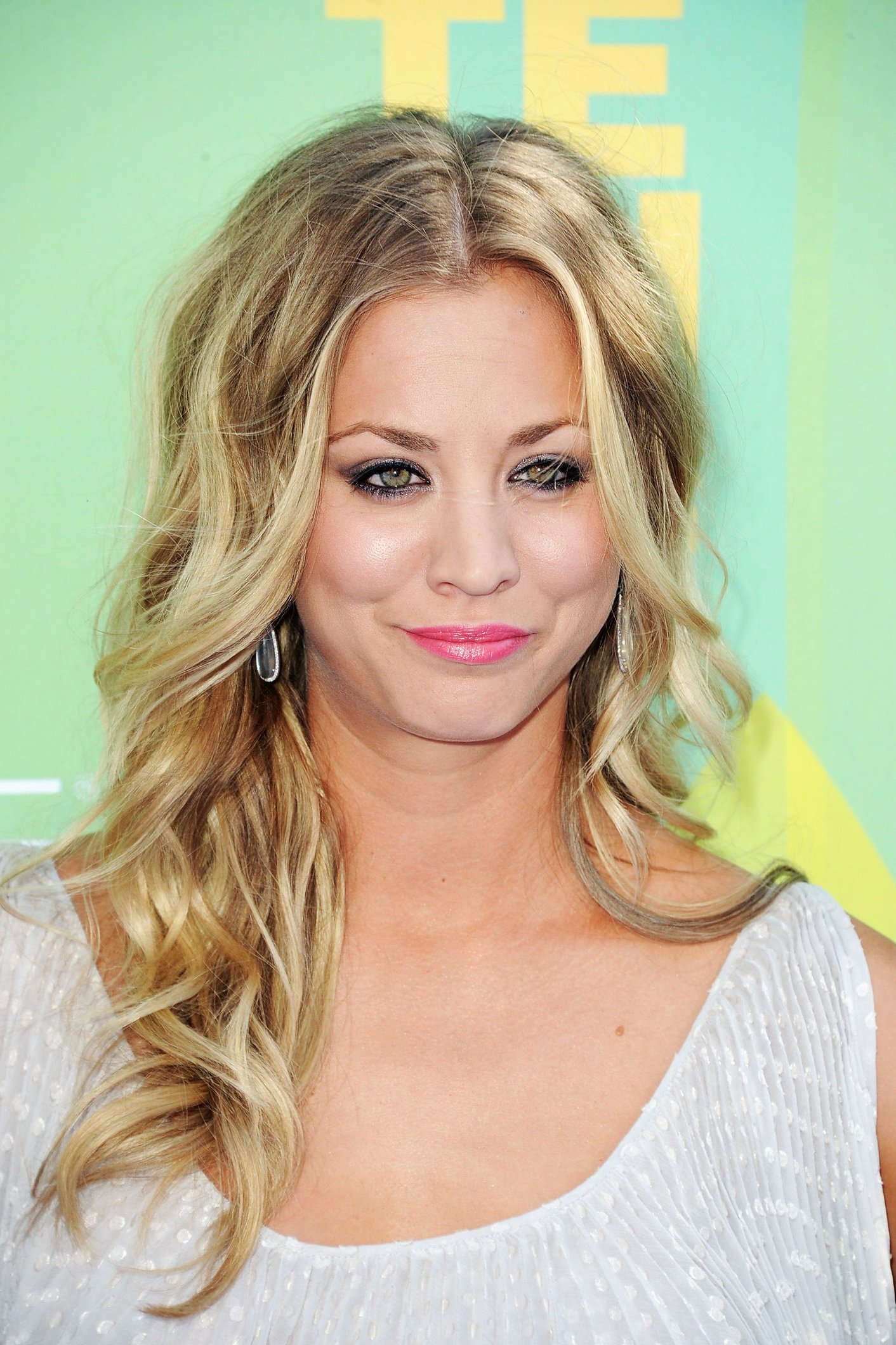 Kaley Cuoco 2011 at the Teen Choice Awards on August 7, 2011