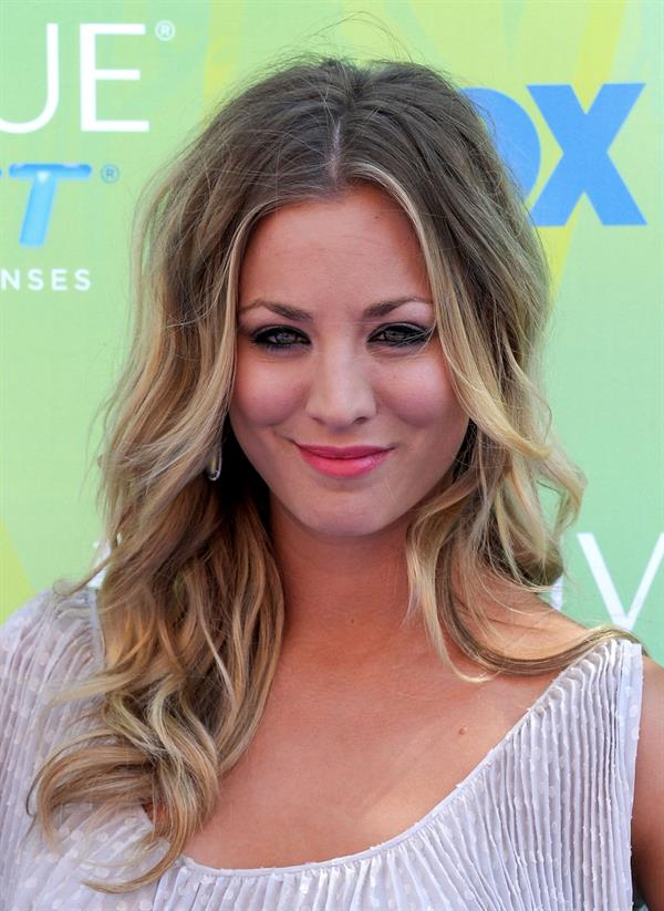 Kaley Cuoco 2011 at the Teen Choice Awards on August 7, 2011