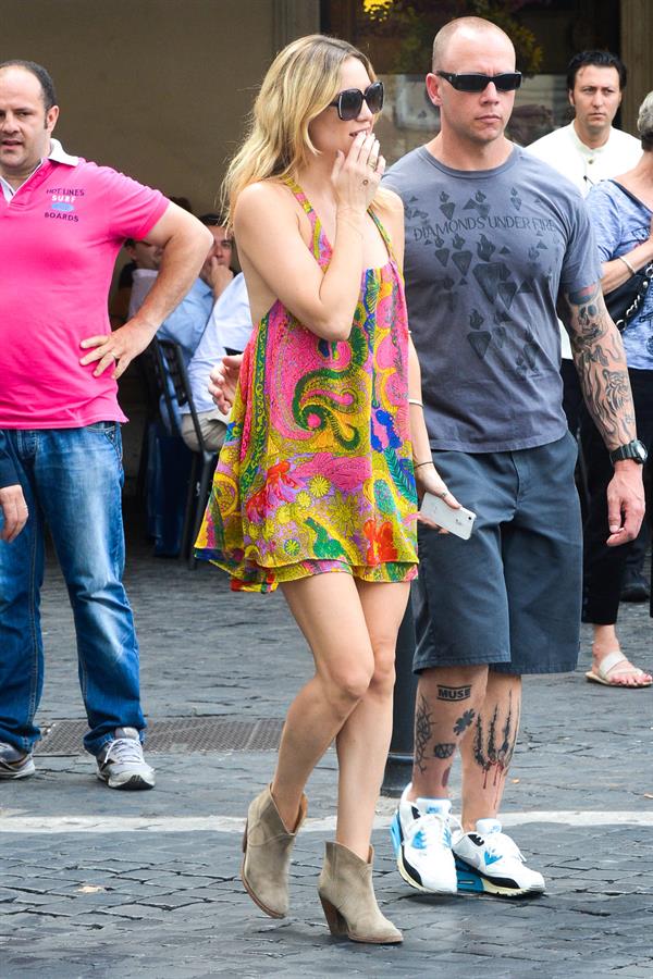 Kate Hudson Sightseeing tour & lunch at Dal Bolognese, Rome, on June 7, 2013
