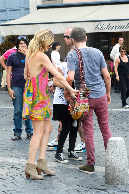 Kate Hudson Sightseeing tour & lunch at Dal Bolognese, Rome, on June 7, 2013