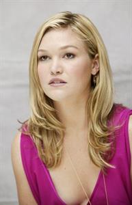 Julia Stiles