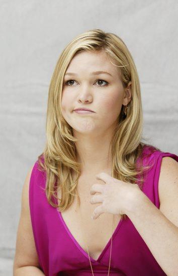 Julia Stiles