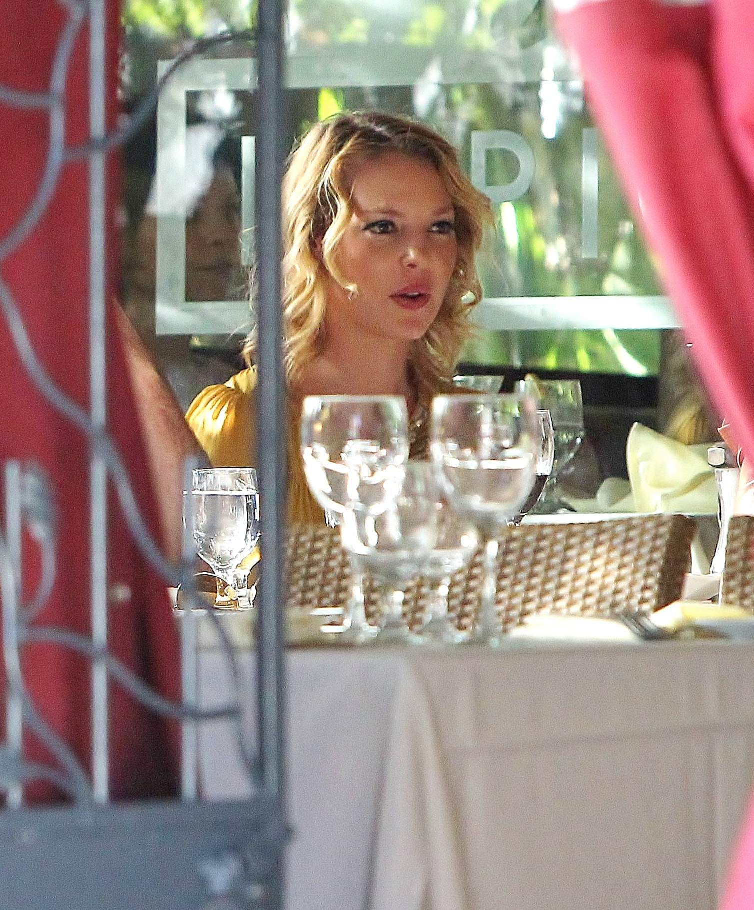 Katherine Heigl Pictures Katherine Heigl got lunch with her mom and Josh Kelly to celebrate her birthday, in Beverly Hills November 24, 2012