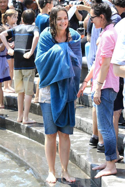 Katie Holmes Films  Mania Days  in Washington Square Park (May 21, 2013) 