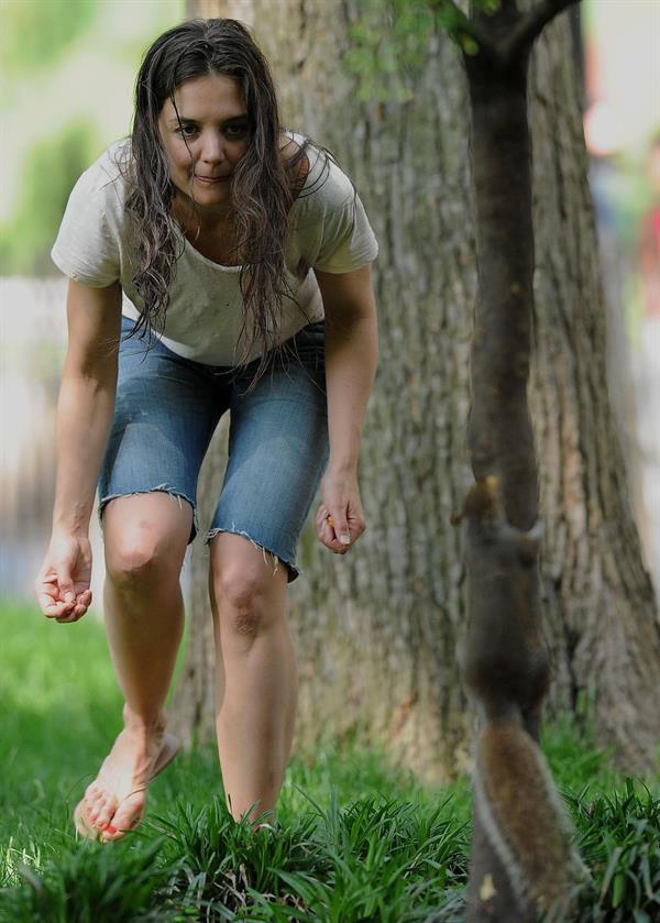 Katie Holmes Films  Mania Days  in Washington Square Park (May 21, 2013) 