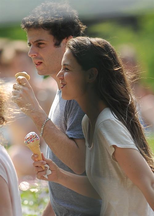 Katie Holmes Films  Mania Days  in Washington Square Park (May 21, 2013) 