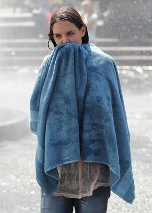 Katie Holmes Pictures Katie Holmes Films  Mania Days  in Washington Square Park (May 21, 2013)