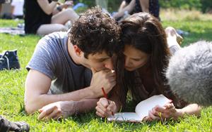 Katie Holmes Pictures Katie Holmes Films  Mania Days  in Washington Square Park (May 21, 2013)