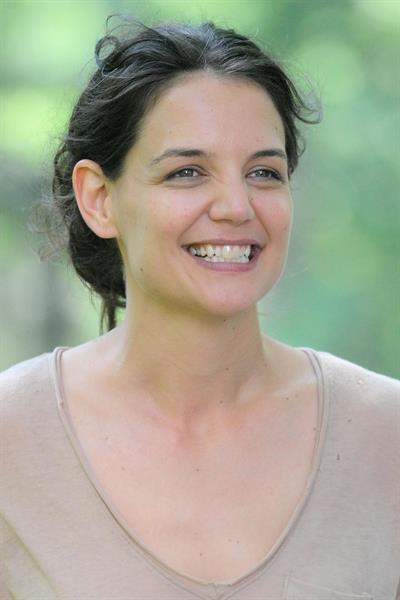 Katie Holmes Films  Mania Days  in Washington Square Park (May 21, 2013) 