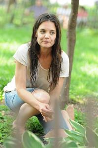 Katie Holmes Films  Mania Days  in Washington Square Park (May 21, 2013) 