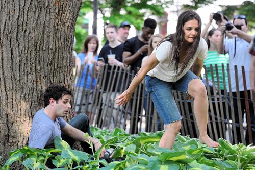 Katie Holmes Pictures Katie Holmes Films Mania Days in Washington Square Park (May 21, 2013)