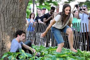 Katie Holmes Pictures Katie Holmes Films  Mania Days  in Washington Square Park (May 21, 2013)