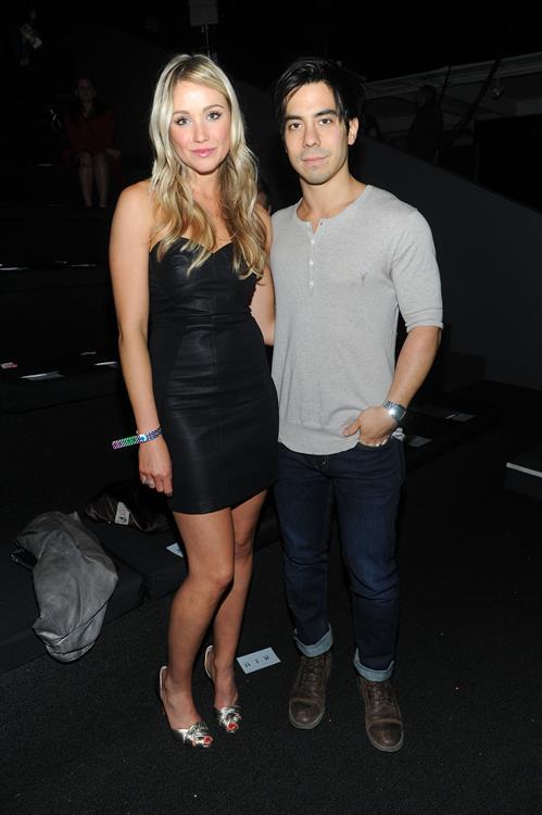 Katrina Bowden Pictures Katrina Bowden – 2013 Victoria’s Secret Fashion Show