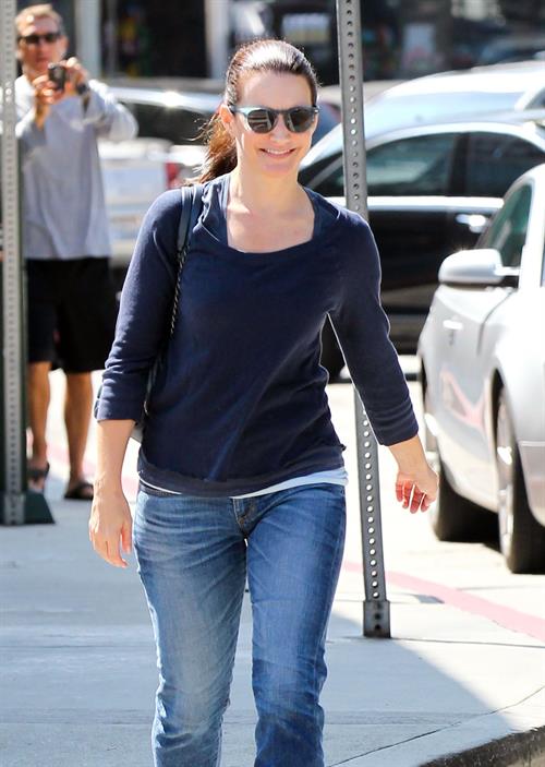 Kristen Davis at the Le Pain Quotidien restaurant in Brentwood - September 25, 2012 