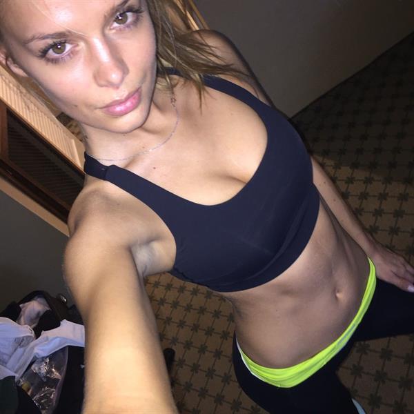 Danielle Knudson taking a selfie