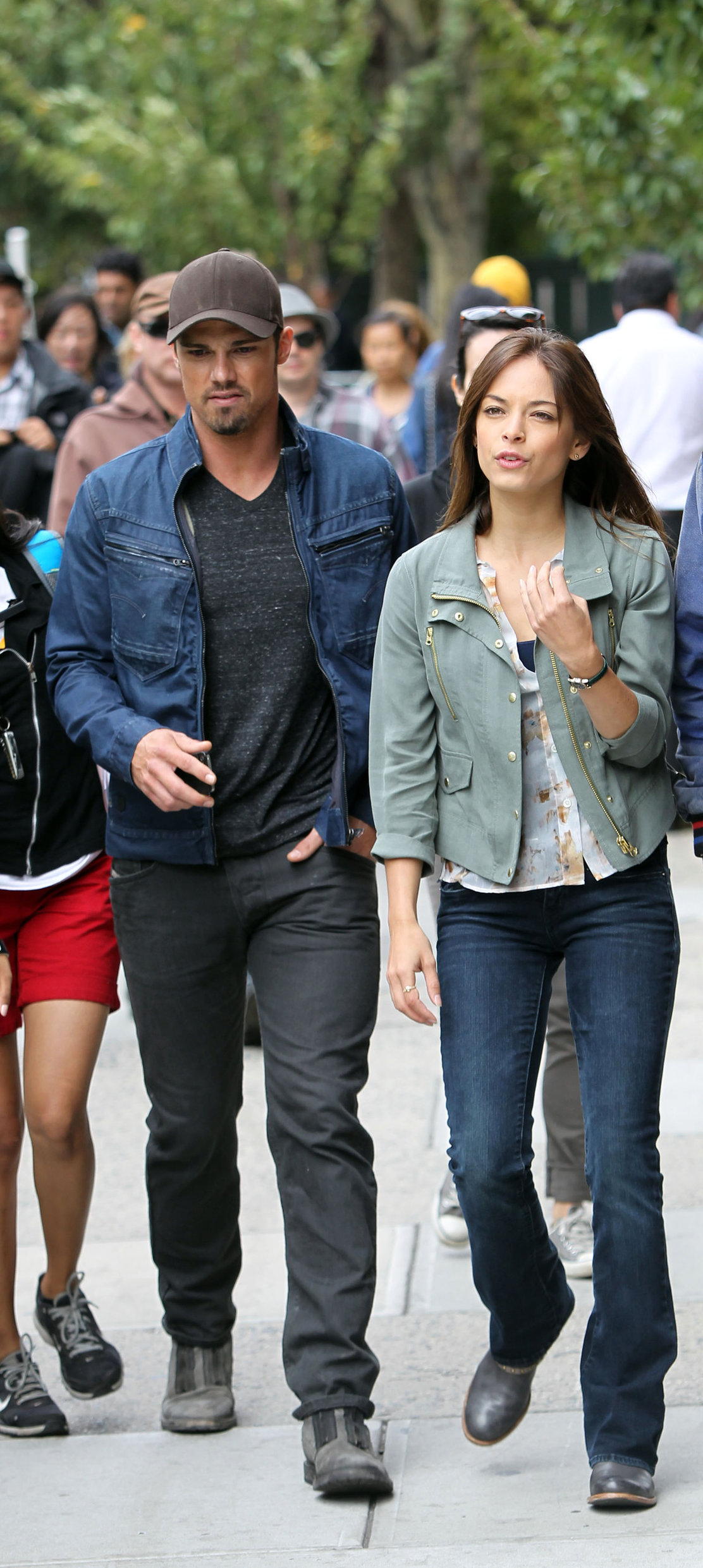 Kristin Kreuk Filming  Beauty & The Beast  in New York City - Sep. 16, 2013 