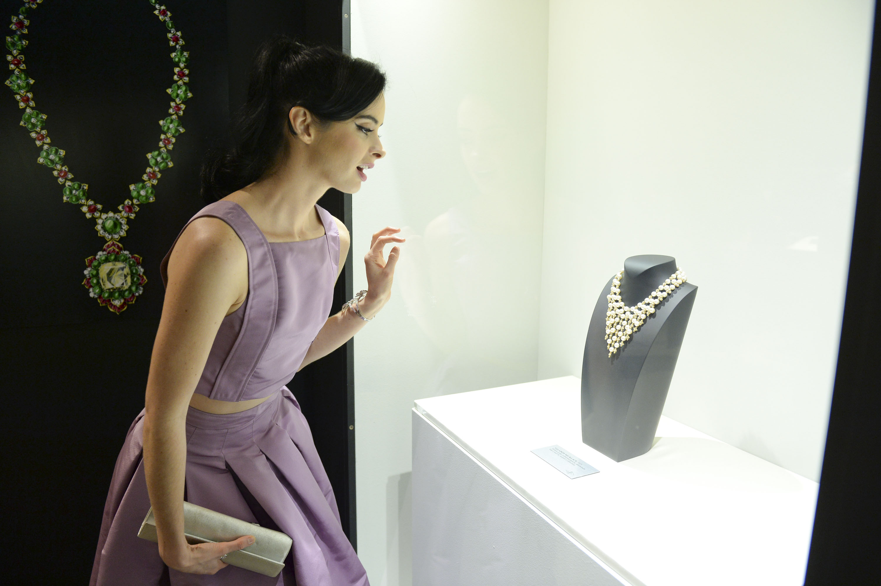 Krysten Ritter A Quest for Beauty exhibit in Santa Ana, October 26, 2013