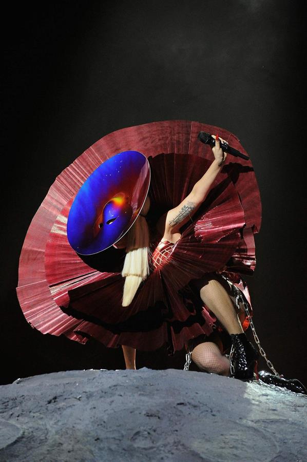 Lady Gaga - 2011 MTV European Music Awards 11/6/11  