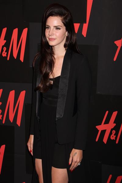 Lana Del Rey H&M concert NYC 9/19/12 