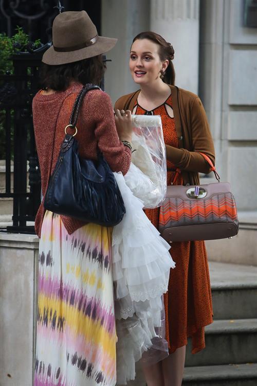 Leighton Meester Pictures Leighton Meester - On the set of Gossip Girl in New York - August 17, 2012