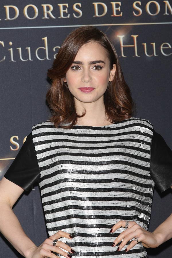 Lily Collins  City of Bones  Mexico Photcall 8/26/13  