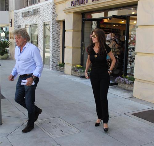 Lisa Vanderpump Pictures Lisa Vanderpump Shopping in Beverly Hills (May 25, 2013)