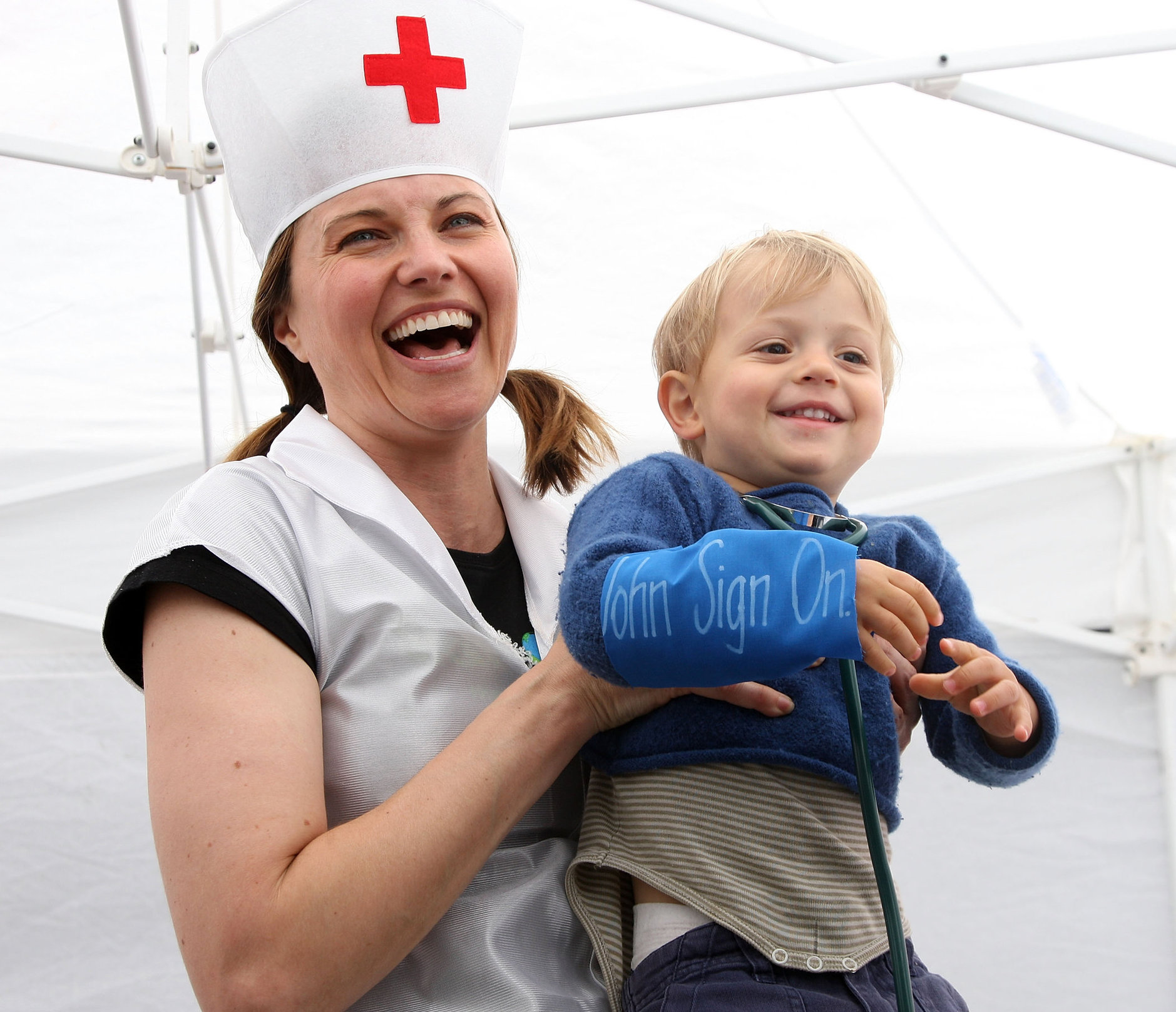 Lucy Lawless - in Wellington, New Zealand 10/15/09  