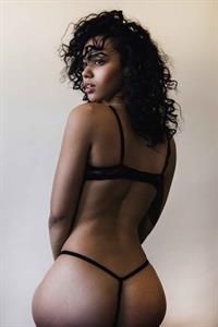 Indyamarie Jean in lingerie
