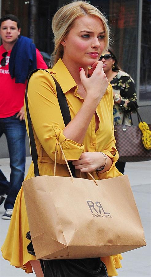 Margot Robbie - out in Soho NYC October 3, 2012