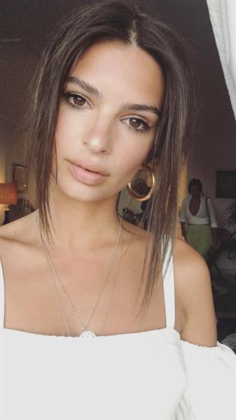Emily Ratajkowski