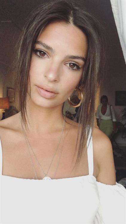 Emily Ratajkowski