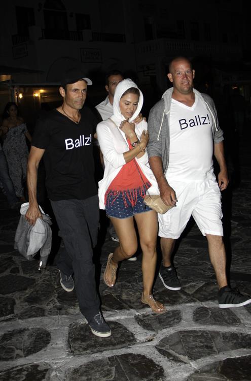 Maria Menounos checks out the Mykonos nightlife clad in a matching Ballz T-shirt (21.06.2013) 