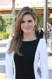 Maria Menounos – on  Extra  set 9/26/13  
