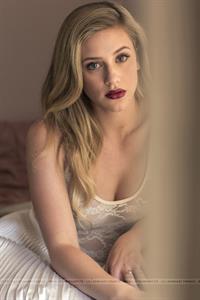 Lili Reinhart