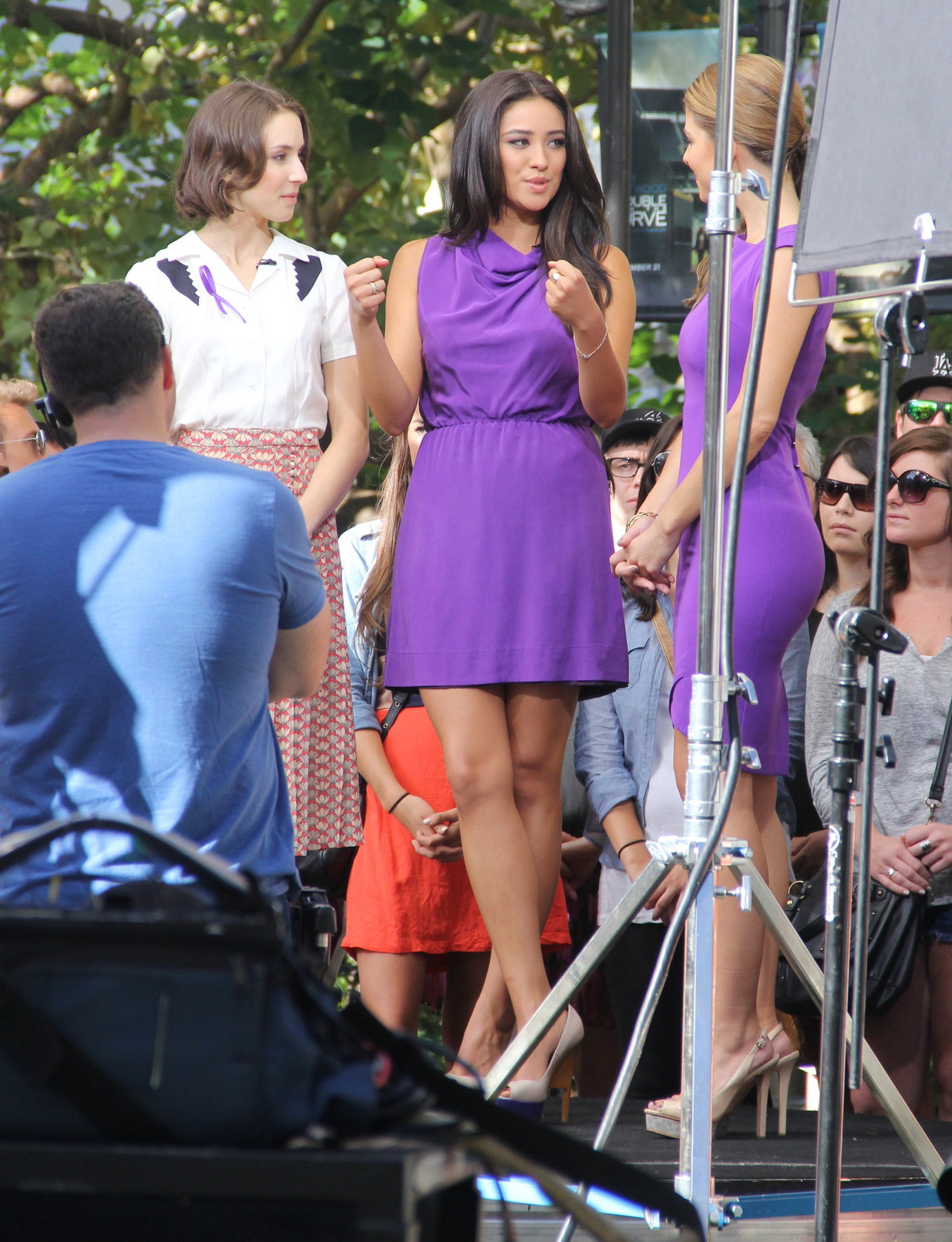 Maria Menounos on the set of Extra at The Grove in LA 10/19/12 