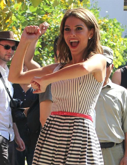 Maria Menounos - Crashes an interview & runs on stage on the show EXTRA LA on September 17, 2012