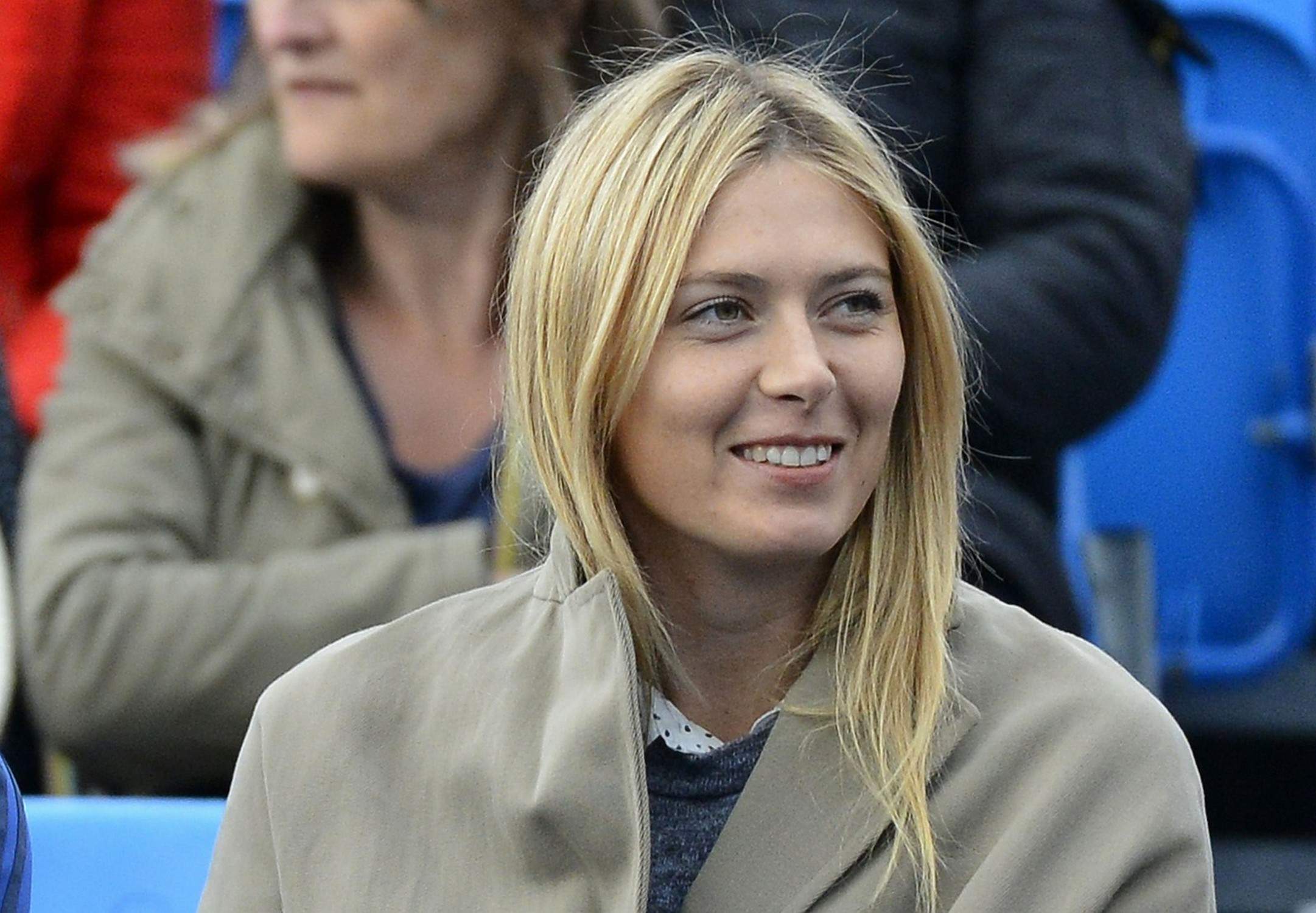 Maria Sharapova Watches her boyfriend on day one of the AEGON Championships at Queens Club in London - June 10, 2013 