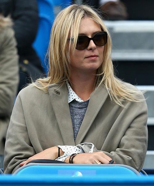 Maria Sharapova Watches her boyfriend on day one of the AEGON Championships at Queens Club in London - June 10, 2013 