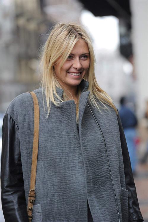 Maria Sharapova shopping at Armani Boutique December 2, 2012 