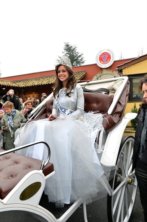 Marine Lorphelin Returns to her Hometown (Dec 19, 2012) 