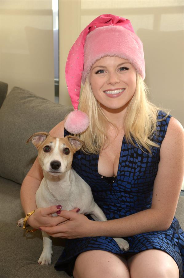 Megan Hilty Ready For Christmas Photoshoot in New York December 21, 2012
