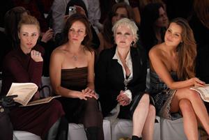 Melissa George 'Nicole Miller' Fashion Show - Mercedes Benz Fashion Week (February 2, 2007) 