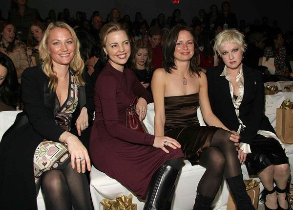 Melissa George 'Nicole Miller' Fashion Show - Mercedes Benz Fashion Week (February 2, 2007) 