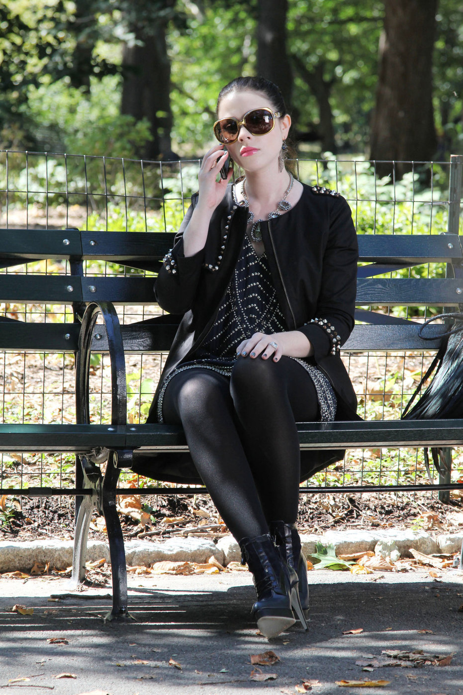 Michelle Trachtenberg Pictures Michelle Trachtenberg on the Set of Gossip Girl in Central Park - September 24, 2012